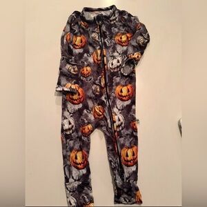 NWOT Bums & Roses Halloween bamboo zip up pjs.